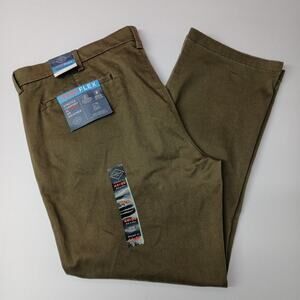 St John's Bay Temp Flex Straight Fit Flat Front Pants Men's 44x30 Dark Olive